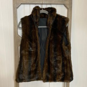 Faux fur vest -reversible